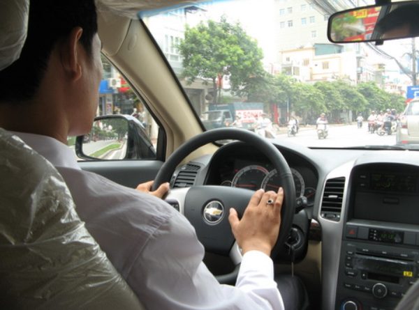 mo-thay-lai-xe-oto