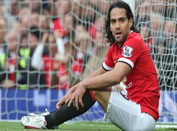 van-gaal-da-dung-neu-mu-chi-muon-falcao-min