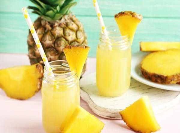 Cách làm sinh tố dứa thơm ngon tại nhà