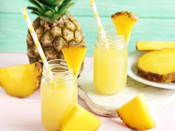 Cách làm sinh tố dứa thơm ngon tại nhà