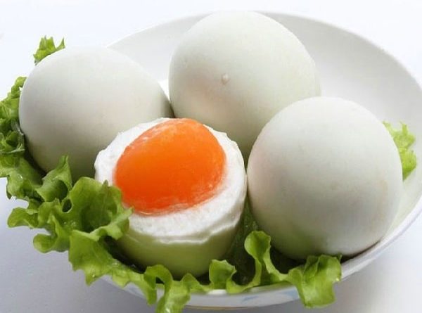 Cách làm hột vịt muối không bị tanh