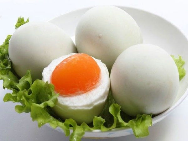 Cách làm hột vịt muối không bị tanh