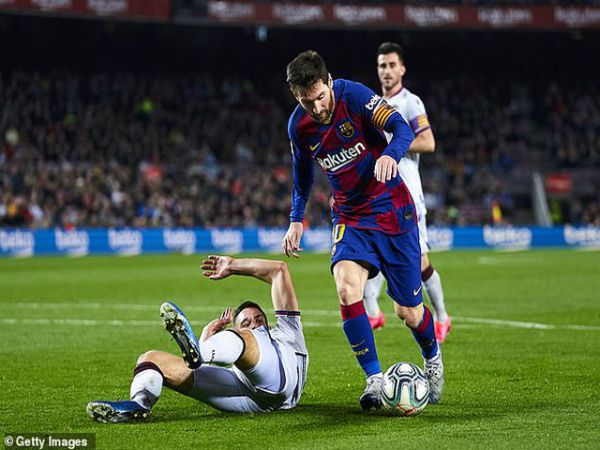 Barcelona hừng hực khí thế bám đuổi Real Madrid