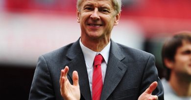 Tin Arsenal 4/8: Arsene Wenger tính chuyện tái xuất nghề huấn luyện