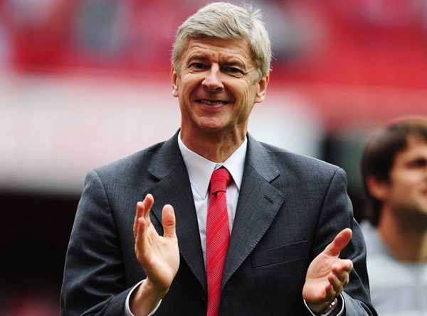 Tin Arsenal 4/8: Arsene Wenger tính chuyện tái xuất nghề huấn luyện