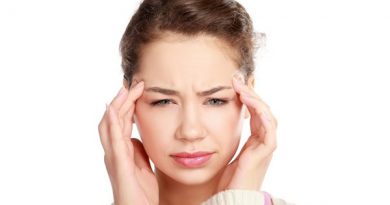 Nguyên nhân phổ biến của đau đầu khi cho con bú