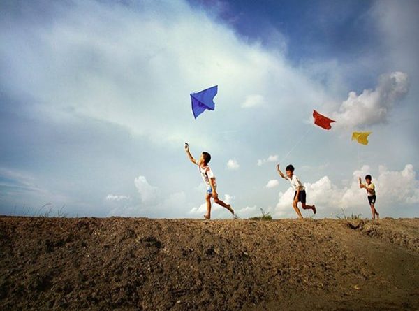 Ngủ mơ thấy thả diều là điềm báo gì?