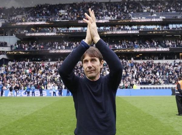 Chuyển nhượng 10/10: Tottenham sẵn sàng chi tiền giữ chân HLV Conte