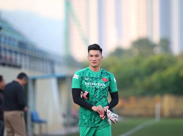 Tiểu sử thủ môn Nguyễn Văn Hoàng