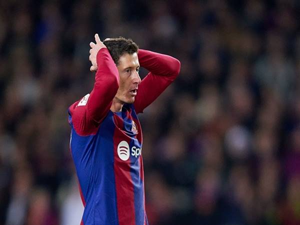 Tin Barca 25/1: Barcelona ra quyết định cho Lewandowski