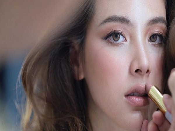 Trang điểm dự tiệc nhẹ nhàng, thanh lịch