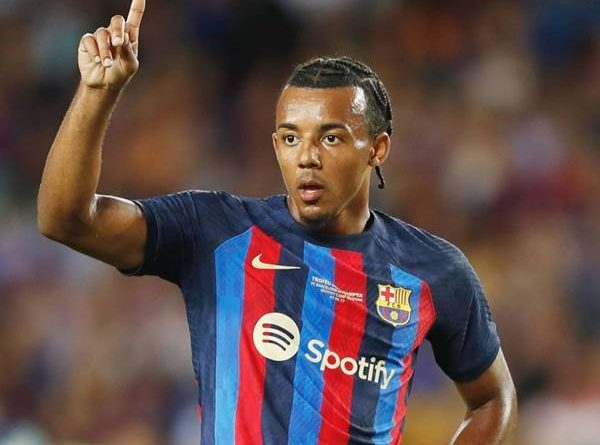 Bóng đá QT 20/6: Barca chốt giá 60 triệu euro cho Jules Kounde