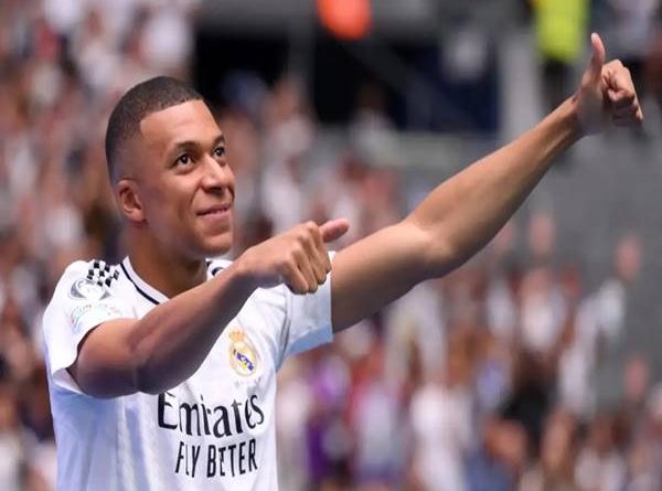 Tin bóng đá 7/8: Mbappe bị cắt đặc quyền khi tới Real Madrid