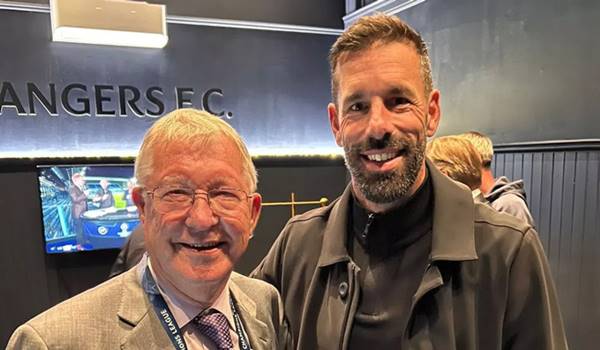 Van Nistelrooy xin lời khuyên từ Sir Alex