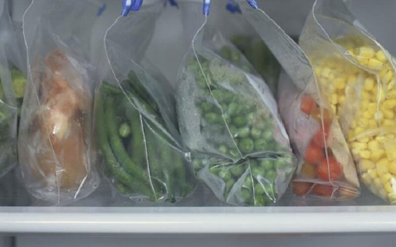  Sử dụng túi nilon hoặc hộp bảo quản