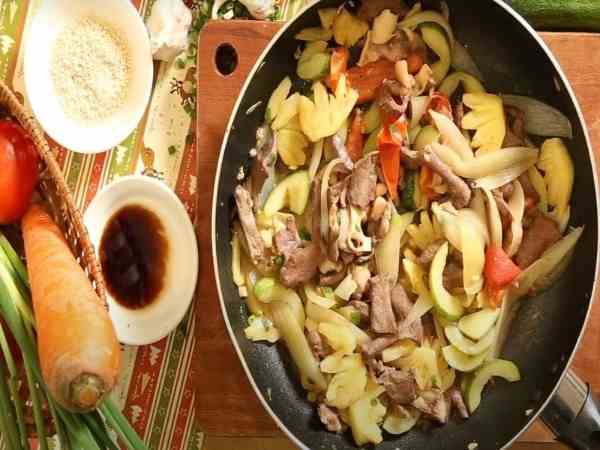 Tim heo xào thập cẩm Tim heo xào thập cẩm