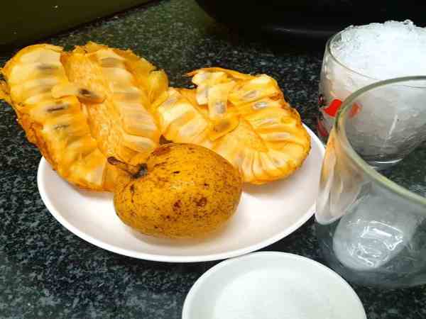 Trái bình bát hỗ trợ điều trị bệnh gì?