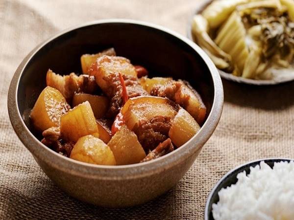 Hướng dẫn cách kho thịt lợn ngon cho bữa cơm