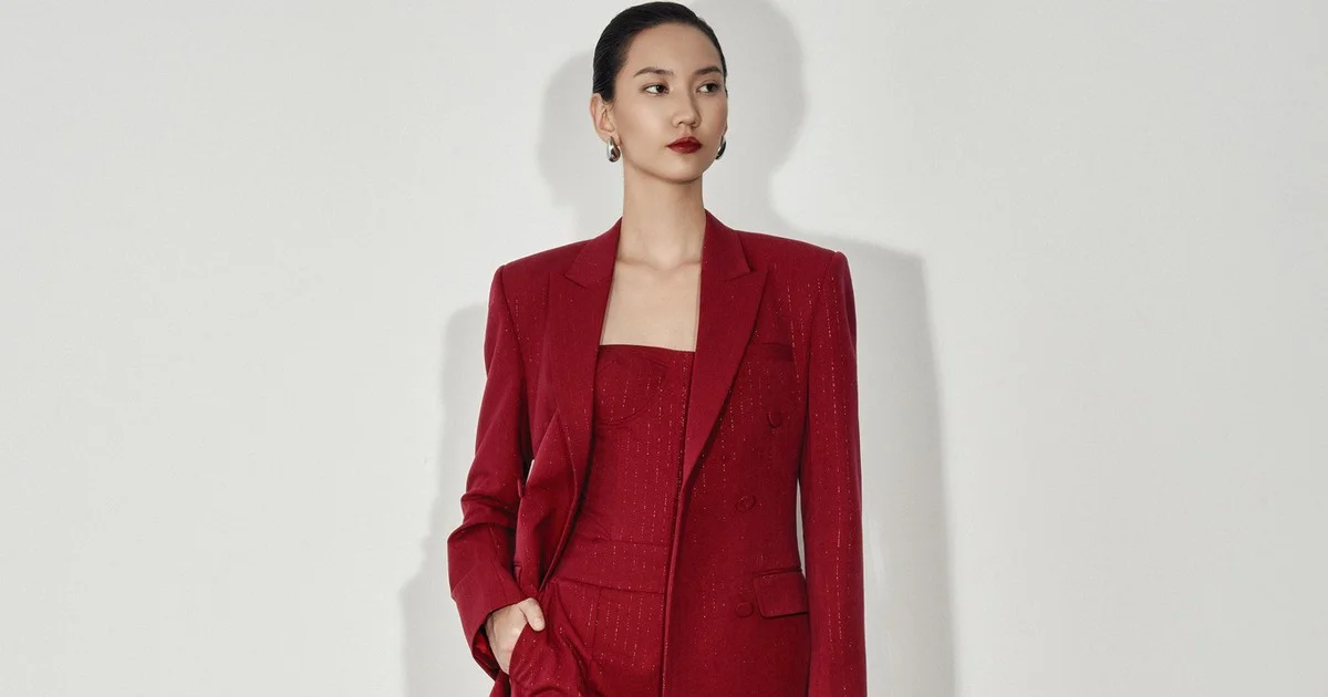 Suit nữ cách điệu + bra top 