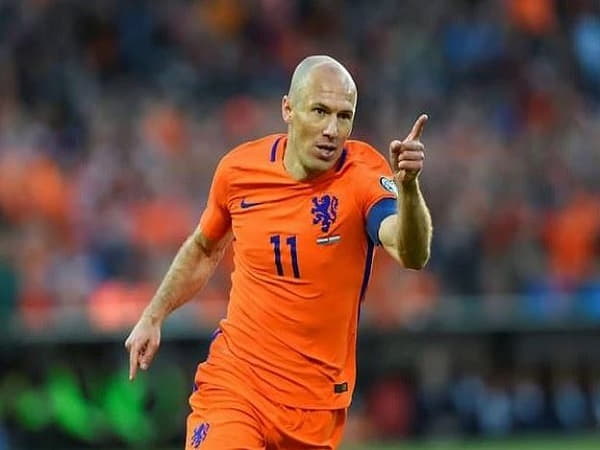 Arjen Robben là 1 cầu thủ thuận chân trái nổi bật