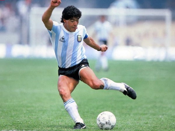 Diego Maradona là 1 trong những cầu thủ thuận chân trái huyền thoại