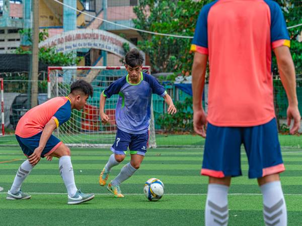 Khám phá cách chạy chỗ khôn ngoan khi thi đấu bóng đá