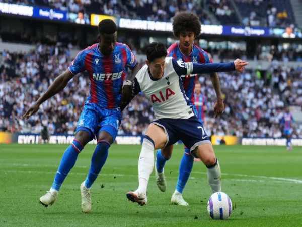 Tin thể thao: CLB Tottenham gục ngã trên sân nhà