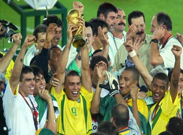 Khám phá đội hình Brazil 2002 giành cúp World Cup