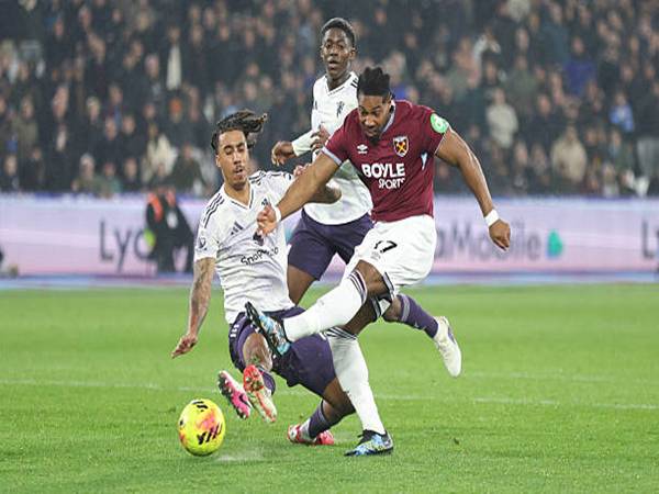 Tin MU: Yoro có một màn trình diễn ấn tượng