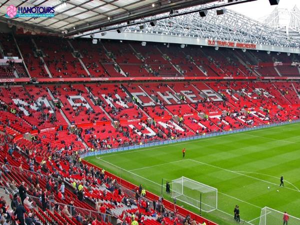 Sức chứa và thiết kế sân bóng Old Trafford của MU