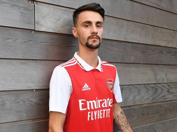 Tin Arsenal: Fabio Vieira cho biết sẵn sàng ở lại Hamburg